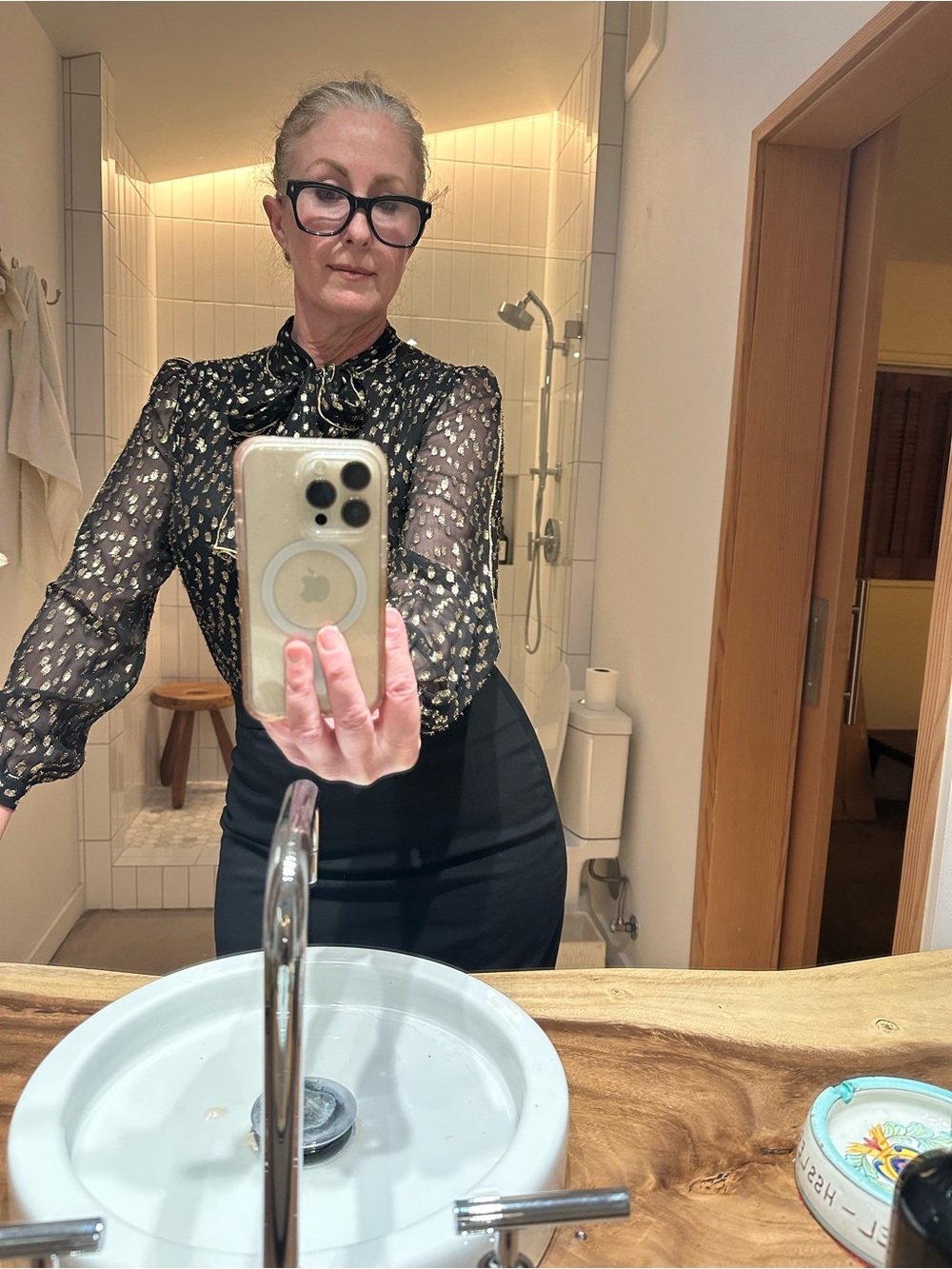 Meet your Posher, Carrie Ann